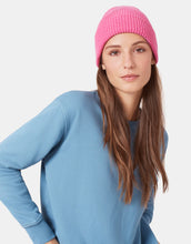 Load image into Gallery viewer, Merino Wool Beanie - Bubblegum
